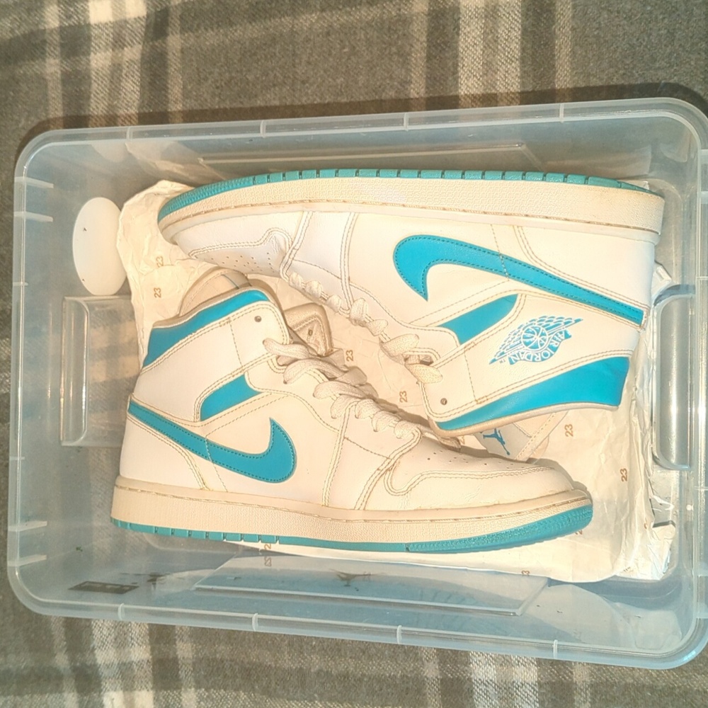 COPY - Air Jordan 1 Mid 'UNC'